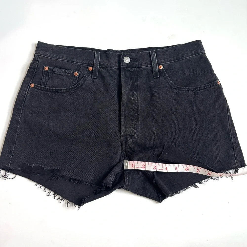 Levi’s 501 High Rise Raw Hem Black Denim Jean Shorts Size 32